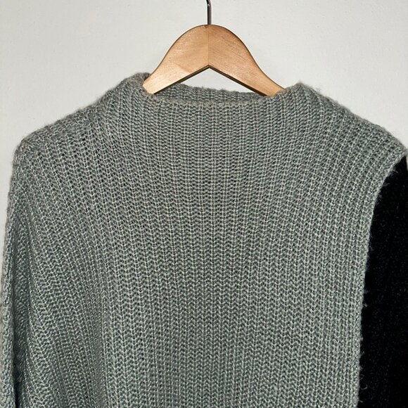 Anthro Elan Asymmetrical Oversized Sweater - Picture 4 of 10